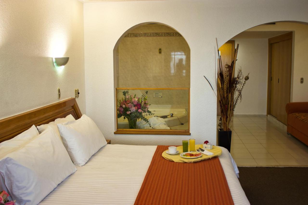 San Juan Park Hotel San Juan del Río Εξωτερικό φωτογραφία A room at the hotel